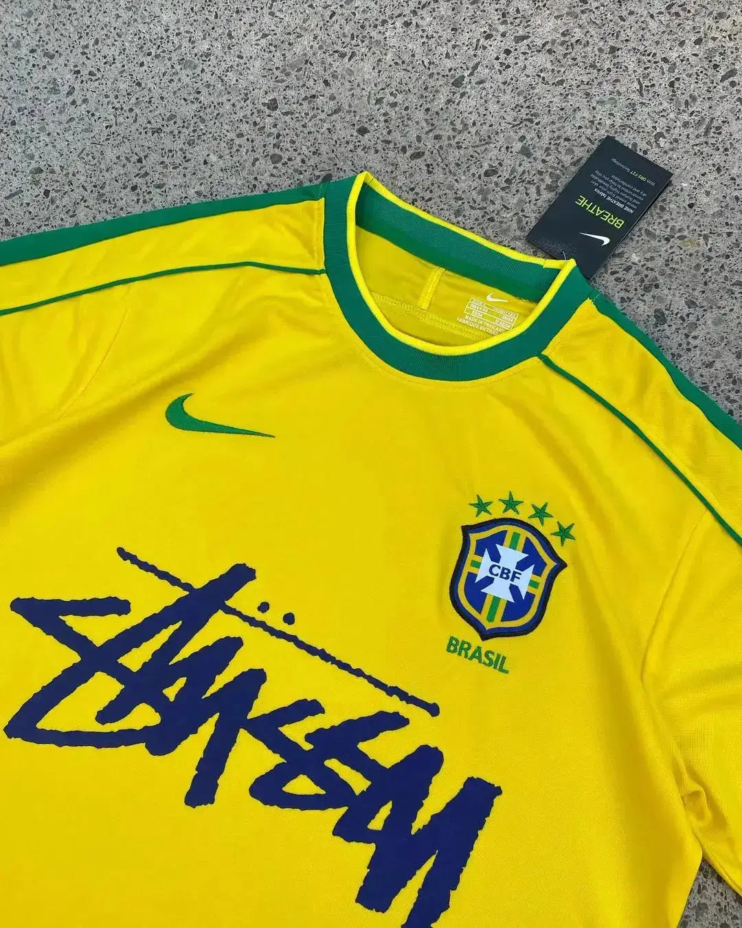 Maillot-de-foot-Stussy-Guide-complet-du-maillot-Stussy-Brésil-2024 All2Jersey