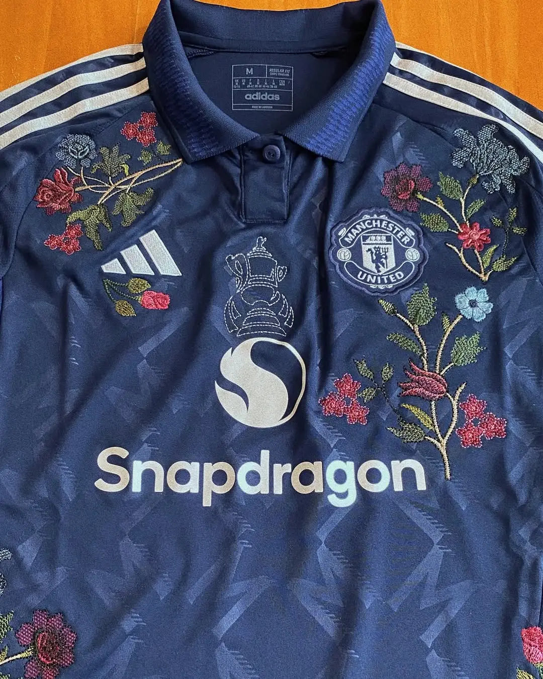 MAILLOT MANCHESTER UNITED CUSTOM BRODÉ