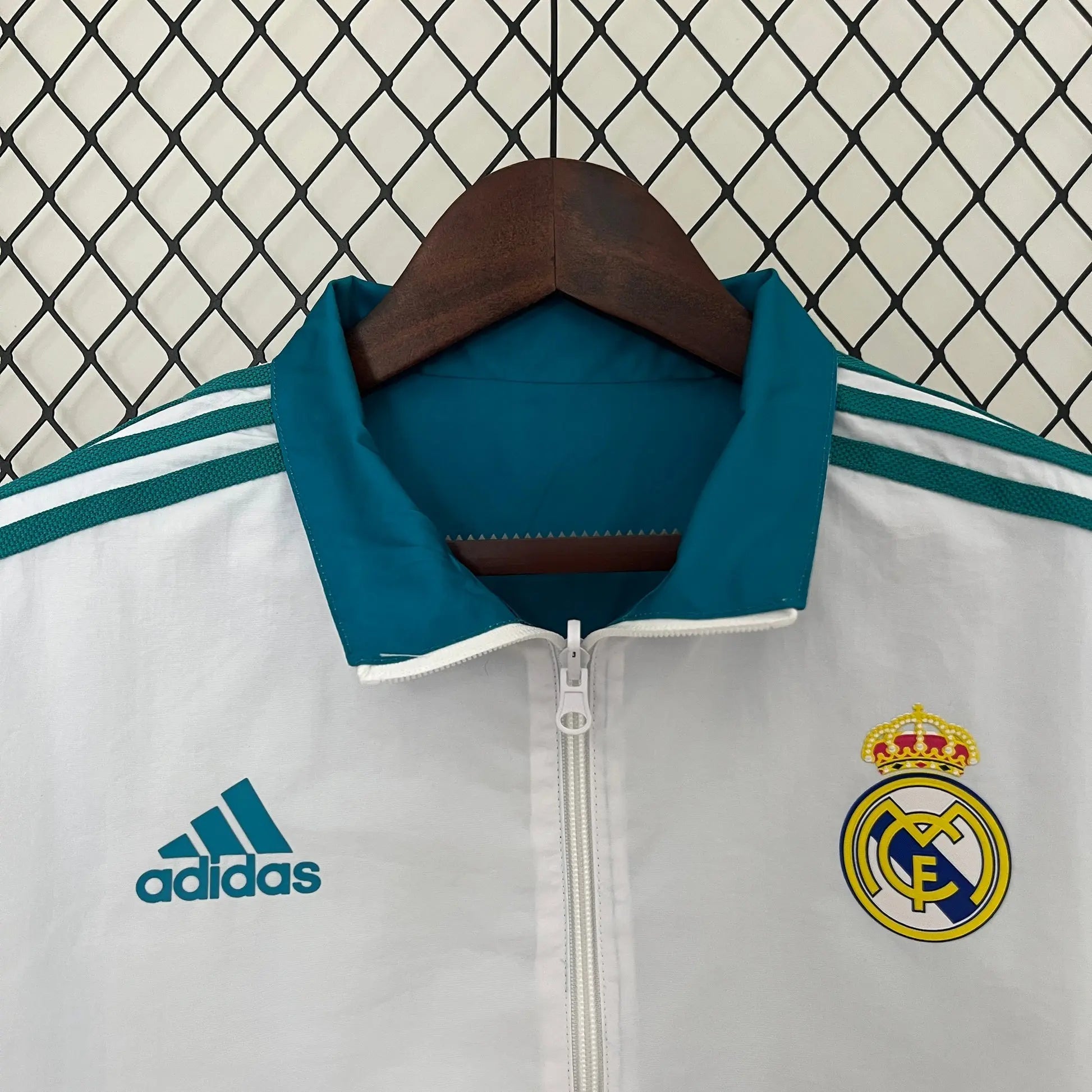 VESTE COUPE-VENT EDITION REAL MADRID 2024/2025 All2Jersey