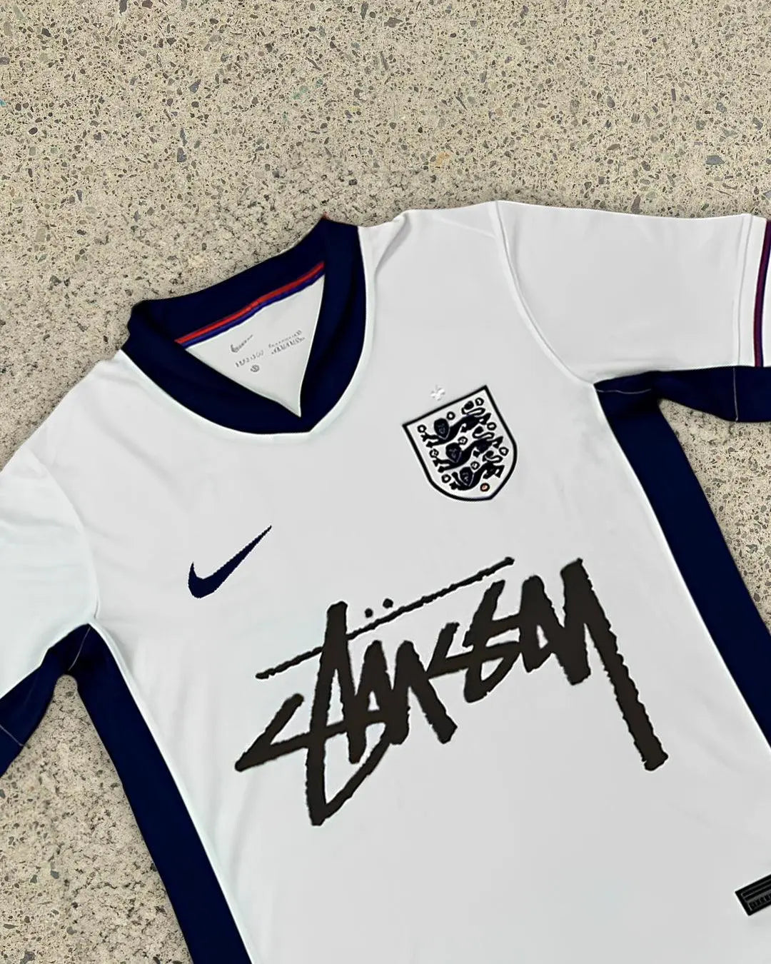 MAILLOT STUSSY EDITION ANGLETERRE All2Jersey